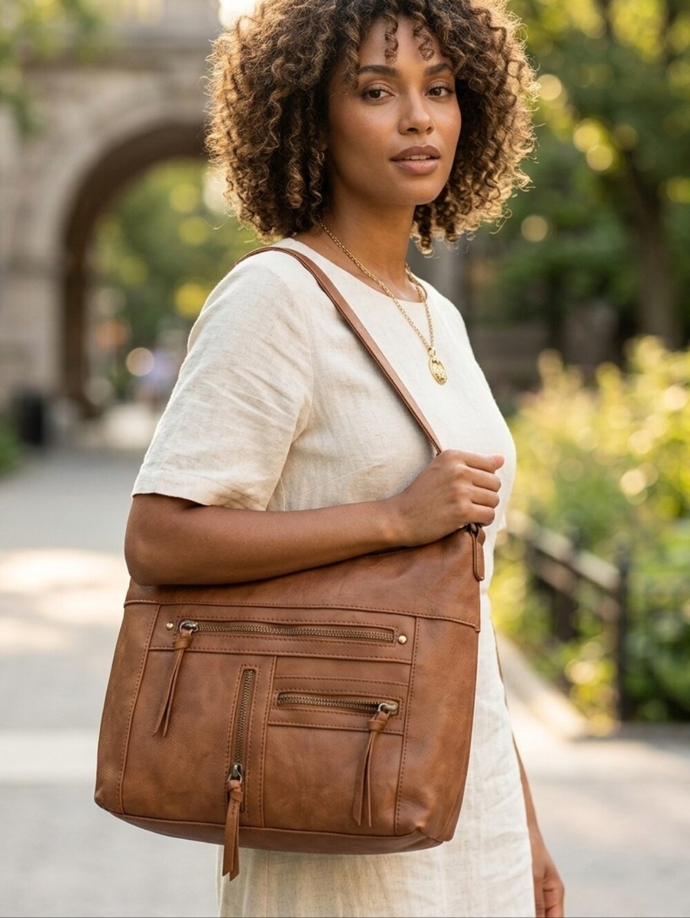 Great  America Leather Works Women  bag  Color brown.